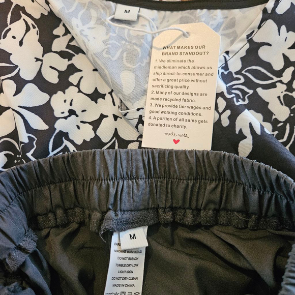 Women's Made With Love NWT Black & White Floral Top & Pants Set M - Picture 2 of 6